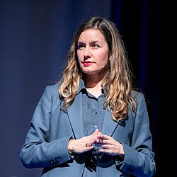 Elena Contioso-Fleming