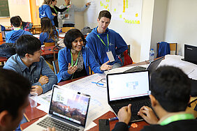 During the Kick-Off the newly-met fellow-students will think out and pitch an innovative business idea in a realistic business challenge competition.