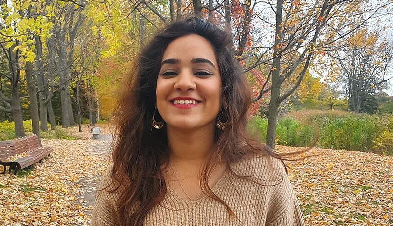  Arooj Khan